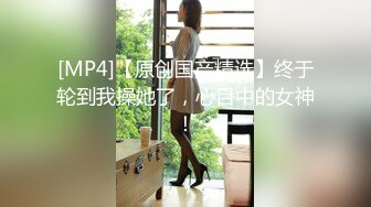 娇小身材美妞被爆操白浆四溅，透视装黑丝袜，振动棒自慰揉搓小穴，抱着翘臀爆操，扭动小腰套弄你，妹子活非常好