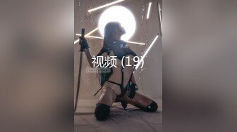 星空传媒 XK8106 回家的诱惑七部曲EP1 过年前夕张女友回家过年 假扮女友一口含住肉棒刺入湿热蜜穴