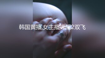 吴老师指导大四学妹拍摄