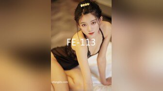 [MP4/ 1.65G] 干爹的骚女儿好乖好嫩，全程露脸陪大哥一起洗澡，床上让大哥舔逼抠穴给狼友看特