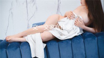 漂亮大奶伪娘 一直感觉外面有人听 和健身小哥哥在公共厕所里开性爱大战