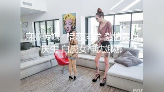 Kenzie 可能看起来很柔弱，但她的说唱能力和其他人一样强硬。作为一名嘻哈艺人，她的名气来得太快了，这个身材娇小的金发女郎很容易被这种乐趣所吸引。但肯齐需要完成她的专辑并向她的经理证明她不是业余爱好者。