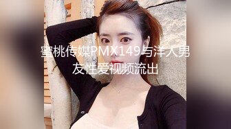 内射抱操，半推半就的00后娇小美女，去她家操