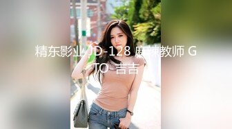 巨乳淫妻在车内口爆车震，再车内无套啪啪，很多淫语